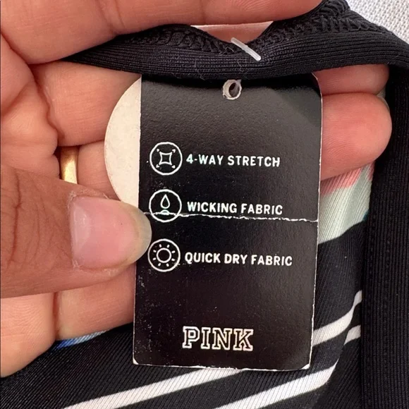 Victoria's Secret PINK Ultimate Lightly Lined Sports Bra with a floral pattern - Picture 5 of 5